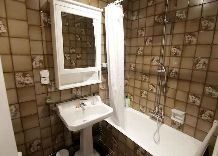 Piso Con Vistas A La Playa De - Bellavista * Laredo